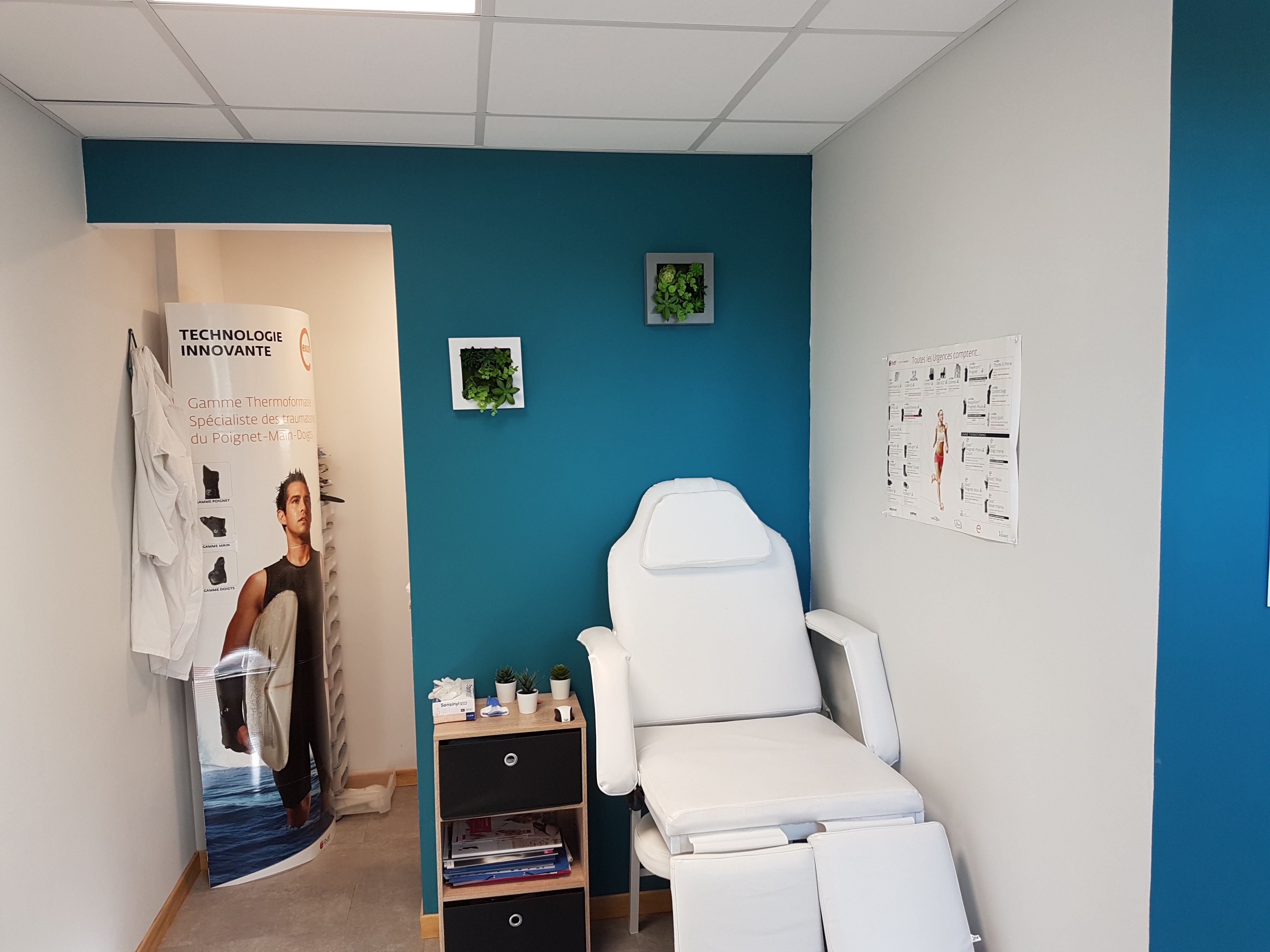 Photo cabinet 